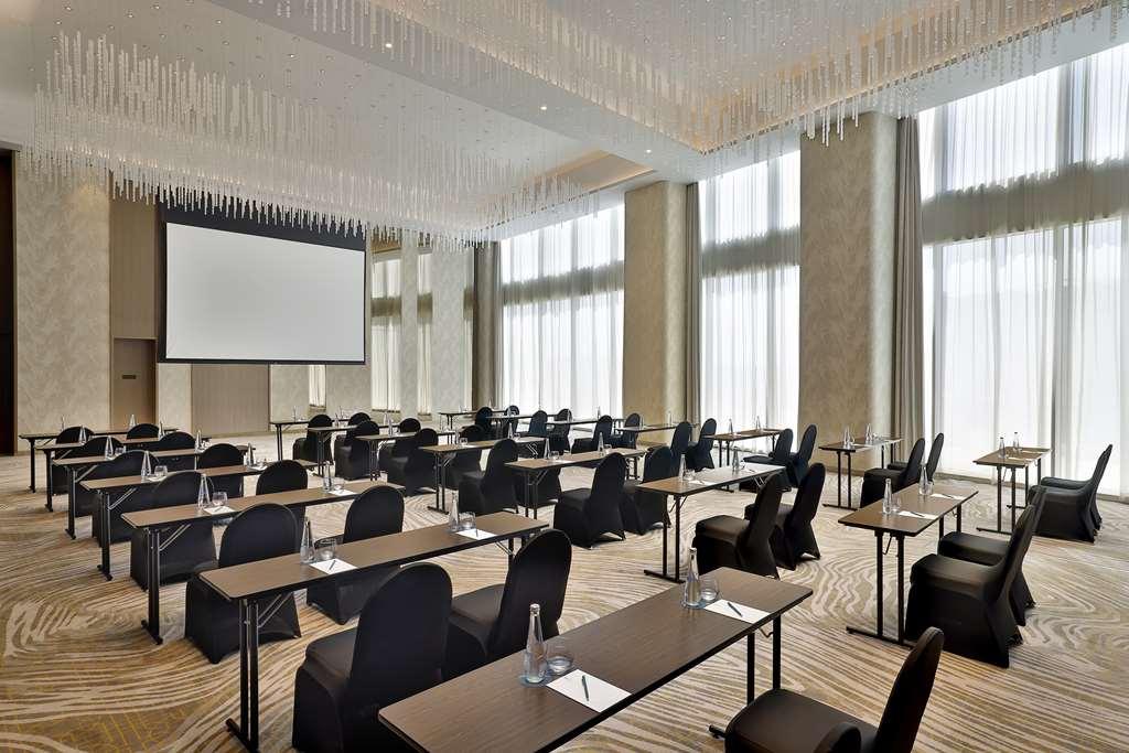 Embassy Suites By Hilton Dubai Business Bay Einrichtungen foto